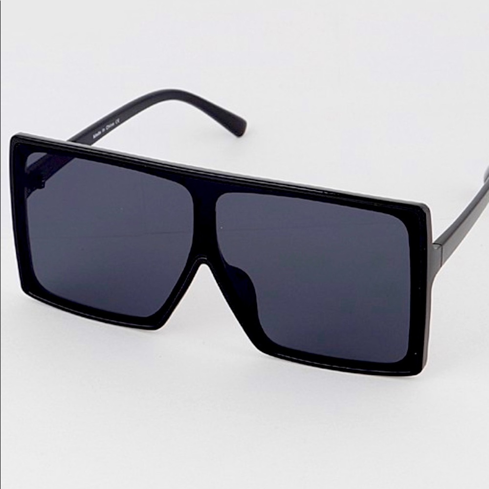 𝙡𝙖𝙧𝙜𝙚 𝙁𝙧𝙖𝙢𝙚 𝙨𝙪𝙣𝙜𝙡𝙖𝙨𝙨𝙚𝙨